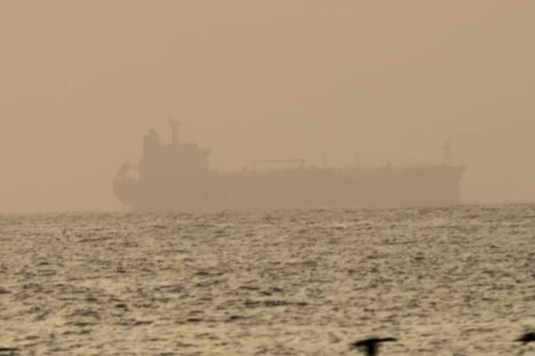 İran Yunanistan'a ait iki petrol tankerini alıkoydu