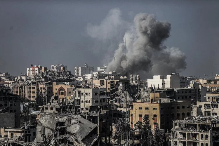 İsrail'in Gazze Şeridi'ne saldırılarında can kaybı 33 bin 970'e çıktı