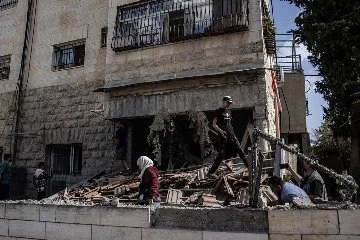 İsrail ordusu Refah'ta bir evi bombaladı! 4'ü çocuk 7 Filistinli öldü