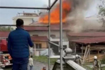İstanbul'da tarihi köşk içerisindeki marangozhanede yangın