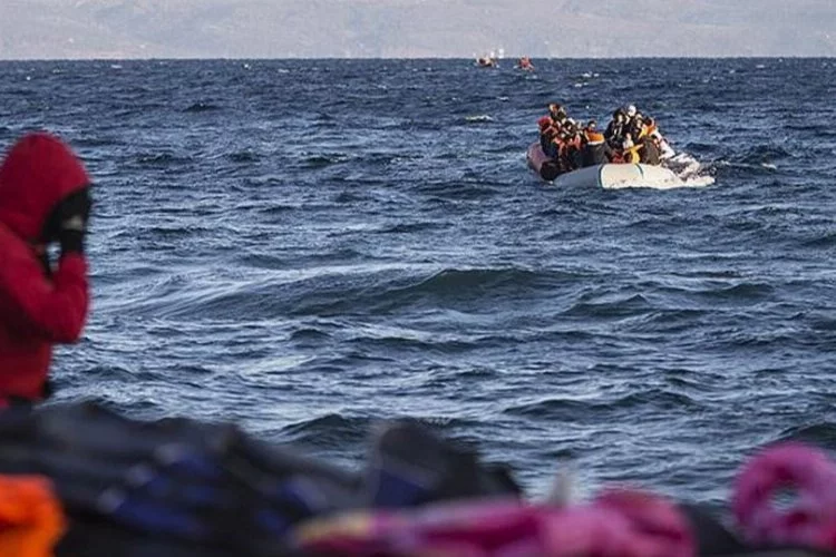 İzmir'de göçmenleri taşıyan bot battı: Çok sayıda ölü ve kayıp var