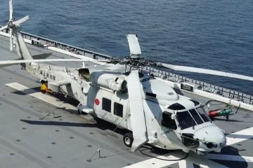 Japonya’da 2 askeri helikopter düştü