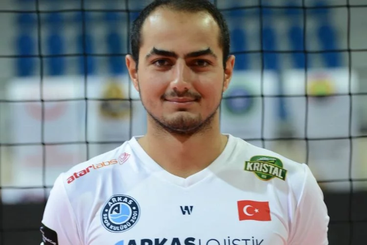 Bursa Büyükşehir Belediyespor Erkek Voleybol Takımı Burak Çevik’le anlaştı