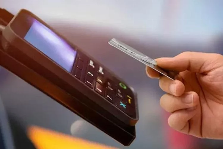 Kredi kartı kullananlar tüm bildiklerinizi unutun! Taksitlere sınırlama, cep telefonu düzenlemesi, nakit çekimine kısıtlama...