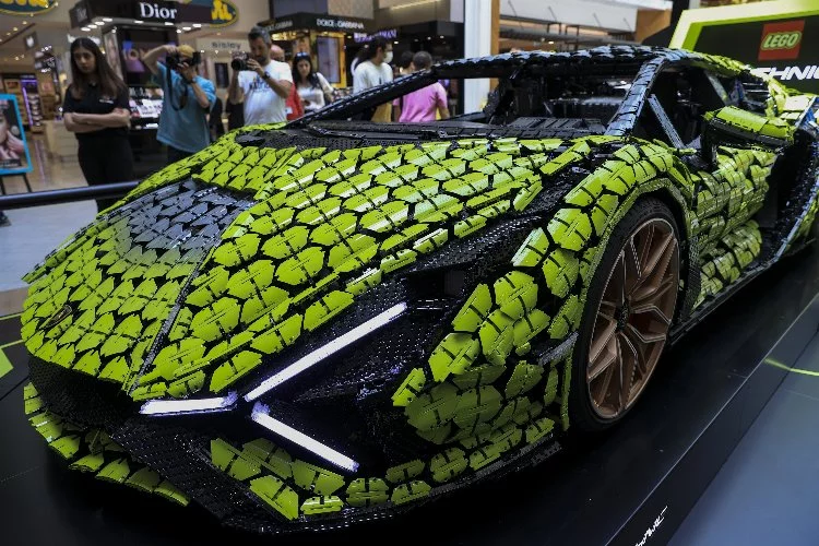 LEGO'nun gerçek boyutlu Lamborghini'si modeli İstanbul'da