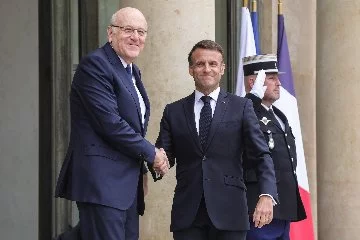 Macron, Lübnan Başbakanı Mikati ile görüştü