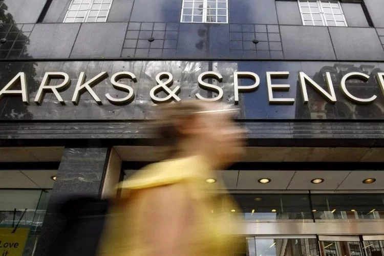 Marks & Spencer, 32 mağazasını kapatacak