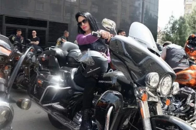 Motosiklet tutkunları, 1500 kilometre yol katederek Diyarbakır'a geldi