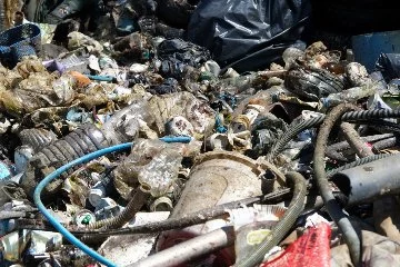 Muğla'da deniz dibinden 2,5 ton çöp çıktı