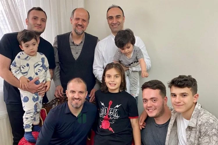 Mustafa Er bayramda ailesiyle