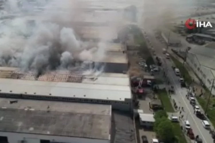 Bursa'da yanan sandalye fabrikası havadan görüntülendi