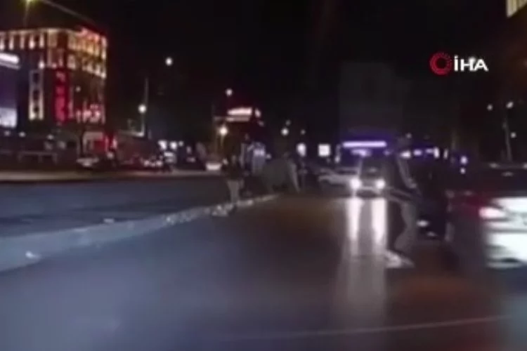Bursa'da husumetlisine trafikte kurşun yağdırdı