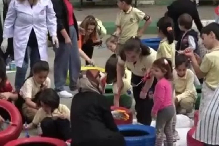 Bursa'da 100 anne buluştu, çocuklarının okulunu güzelleştirdi