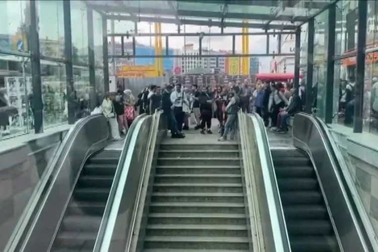 Şişli-Mecidiyeköy Metro İstasyonu'nda intihar girişimi