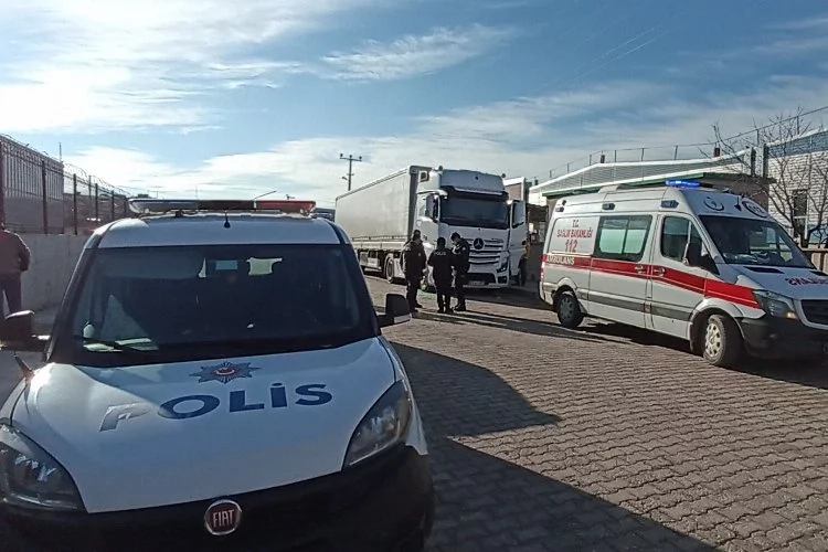 Sivas'ta tır şoförü aracında ölü bulundu