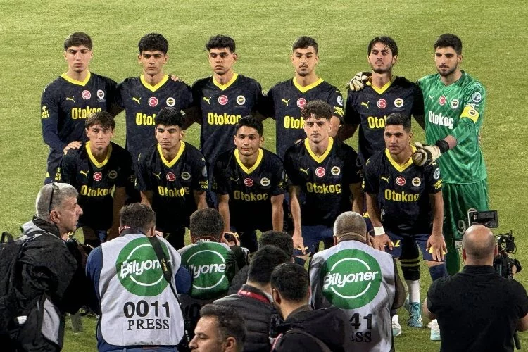 Süper Kupa maçında Galatasaray ile karşılaşan Fenerbahçe sahadan çekildi... İşte Sarı-Lacivertliler'i bekleyen cezalar!