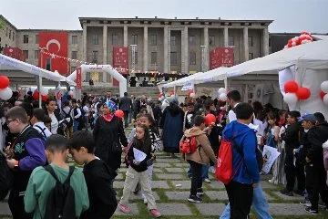 TBMM'deki 23 Nisan etkinliklerine 40 bin kişi katıldı