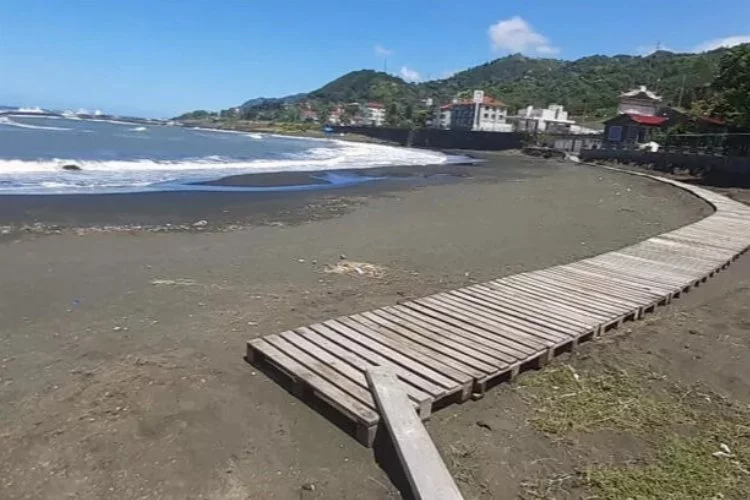 Trabzon'da bazı plajlarda denize girmek yasaklandı