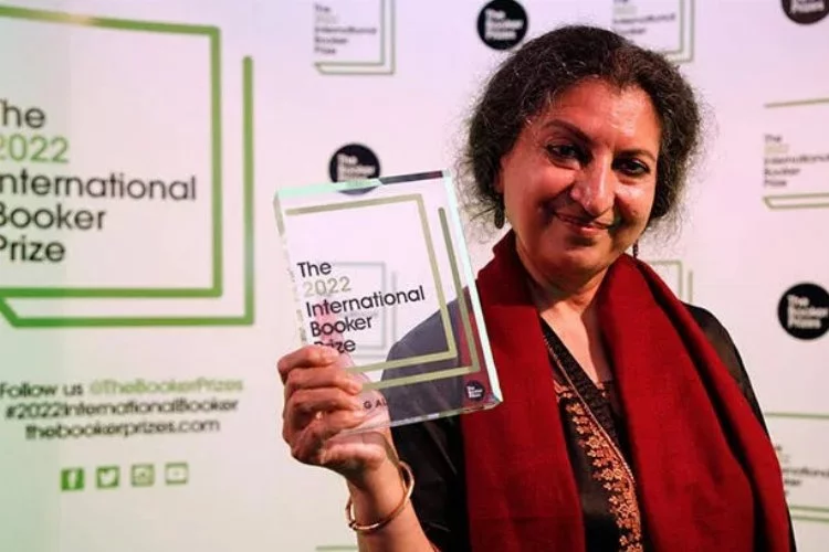 Uluslararası Booker Ödülü'nü kazanan ilk Hint yazar