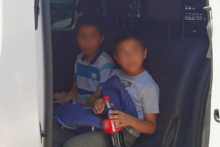 Üvey babasından kaçan 2 çocuk Bursa'da otobüste yakalandı!