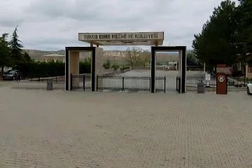 Yunus Emre'nin mezarı ve külliyesi FPV dronla görüntülendi